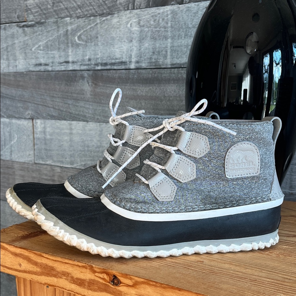 Sorel Gray and Black Ankle Boots